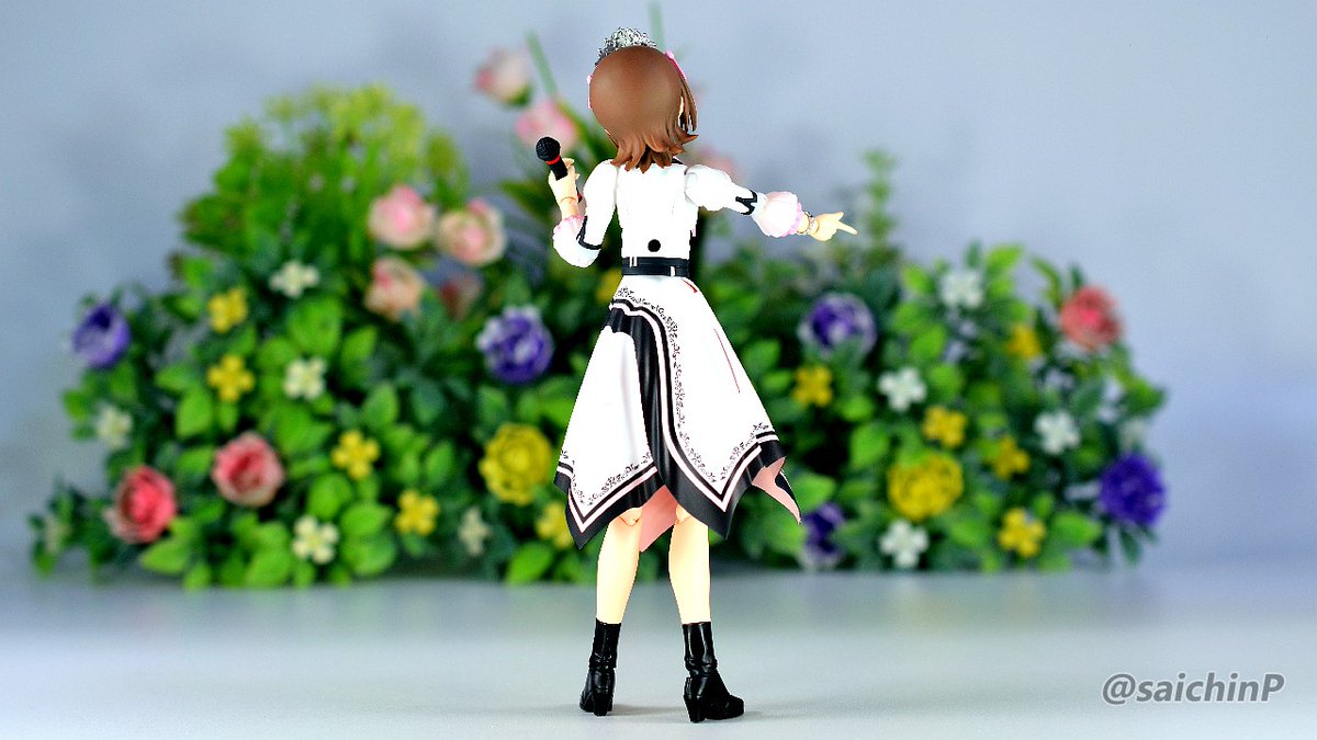 30MS 天海春香、部分塗装で完成です。
NEI現地でティアラに脳を焼かれたので自分でモデリングして3Dプリンターで出力して追加しました。
どこを塗って何をしたかの詳細はスレッドで繋げておくのでそちらを見てください

#30MS #アイマス模型部 #30MSアイマス #30MS天海春香