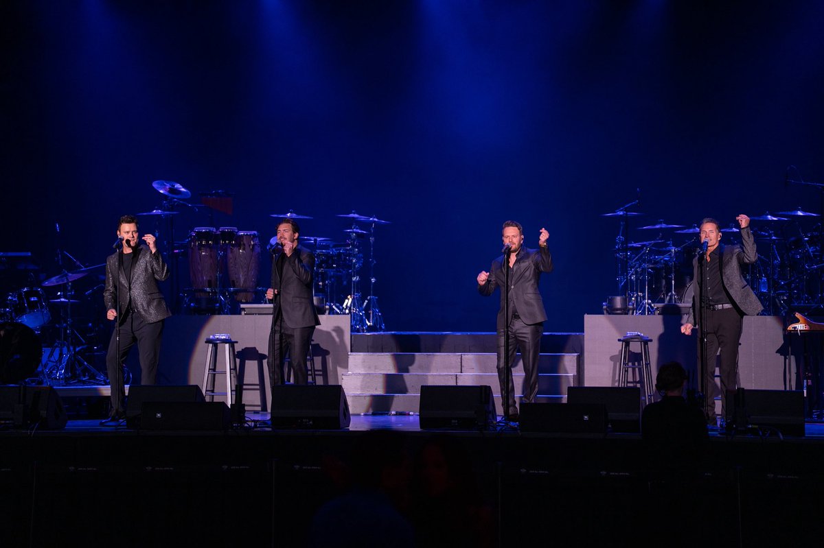 Forever enjoying the moment! 📸💙🎶 #themoderngentlemen