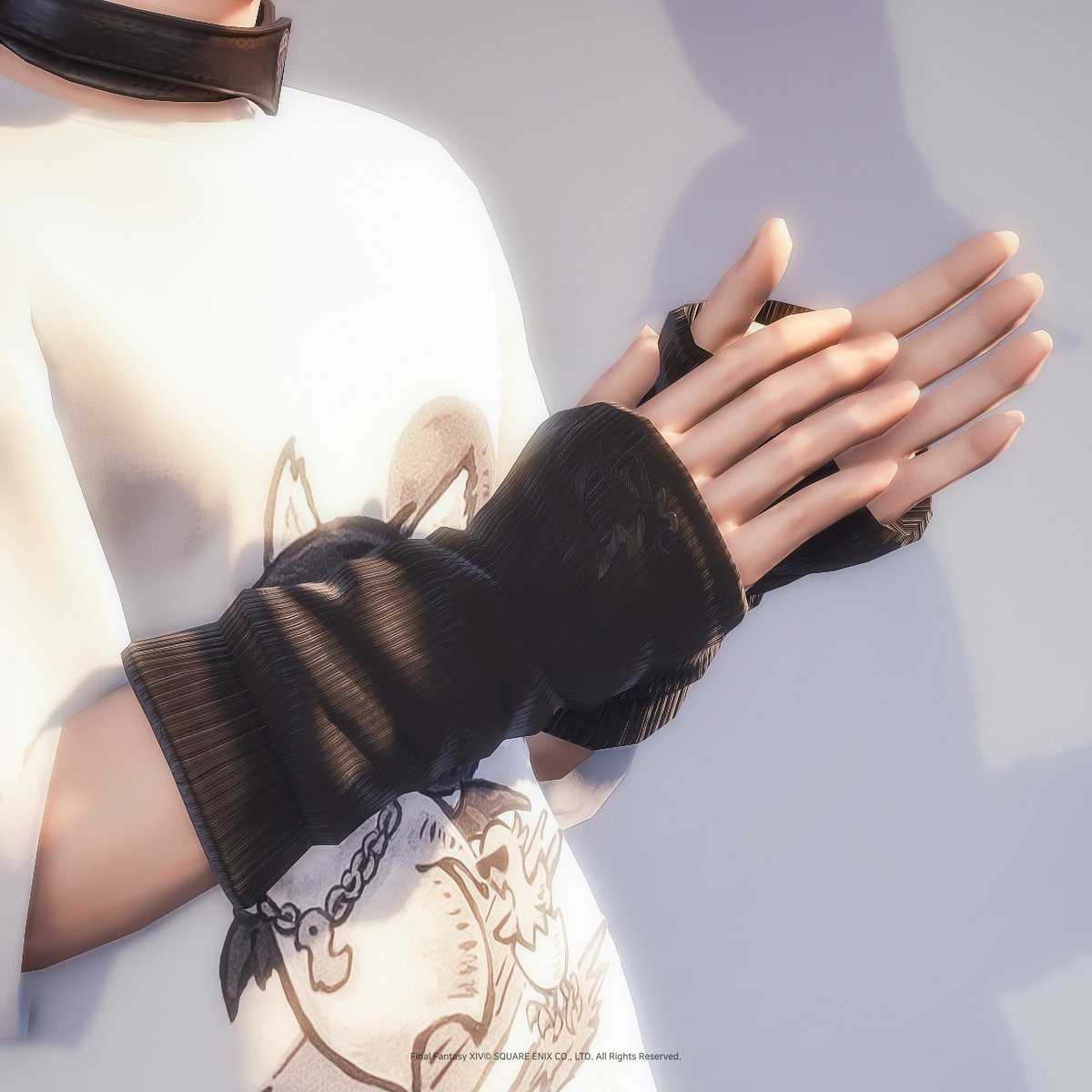 장갑의 형태가 상의 소매에 가려져 잘 보이지않습니다만, 본래는 핸드 워머의 형태입니다. 활용도가 꽤 높아보이네요. 이런저런 투영에 사용하기 좋을 것 같습니다😀