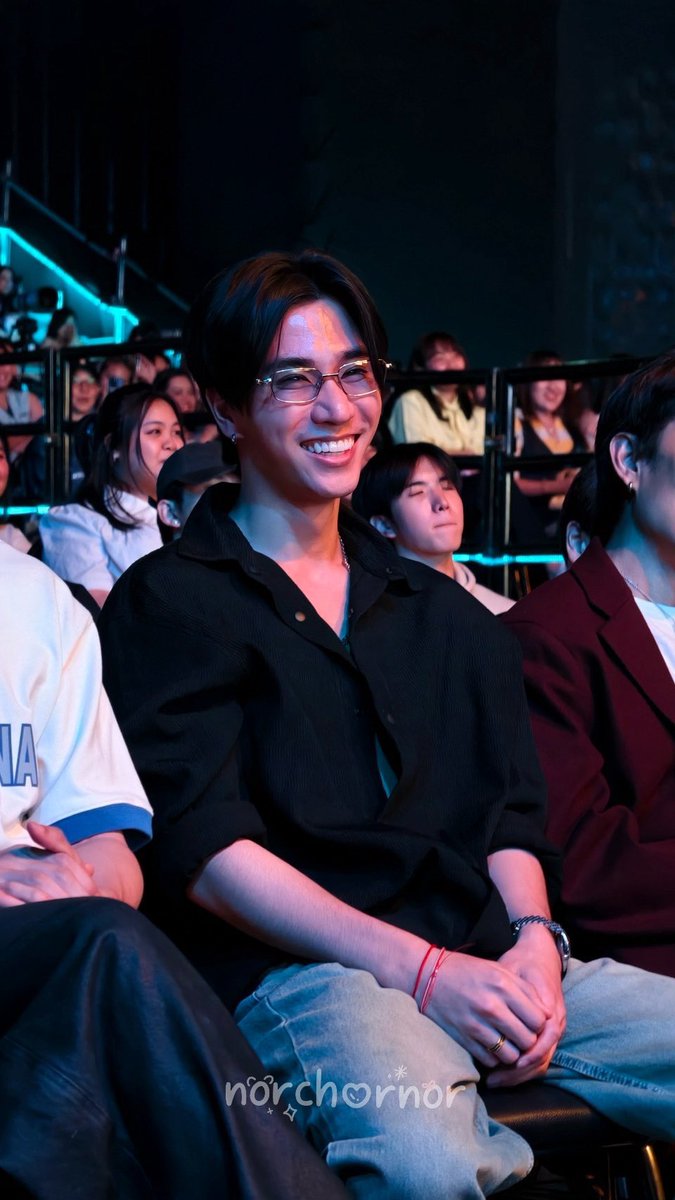 type_yeo's tweet photo. ดิบมาก หนวดไม่โกน หน้าไม่แต่ง แต่หล่อมาก  #PerthTanapon https://t.co/b2R5pZRioh