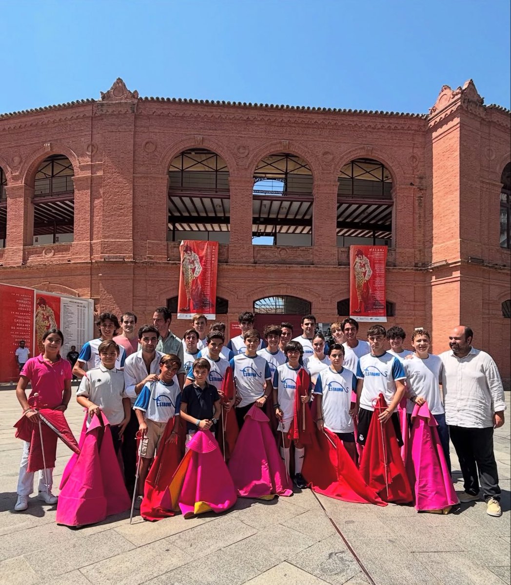 🔝 Esta mañana ha tenido lugar una charla y una clase de toreo de salón a cargo de Pablo Páez en Málaga.

🤩 El malagueño, que se convertirá en matador de toros en La Malagueta el próximo 16 de agosto, ha compartido su tiempo junto a los alumnos de la <a href="/EsTauMa/">Escuela Taurina MLG</a> y aficionados.