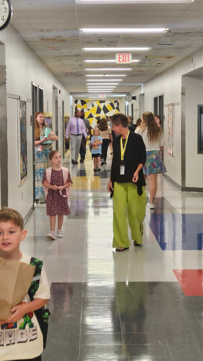 CBPSNews's tweet photo. The first day of school brings a lot of excitement for our kids and staff. It is good to hear the sound of kids in classrooms and halls. Welcome Back Drifters! #DrifterPride #education #beaches #students #school https://t.co/QMmo1R5Z8U