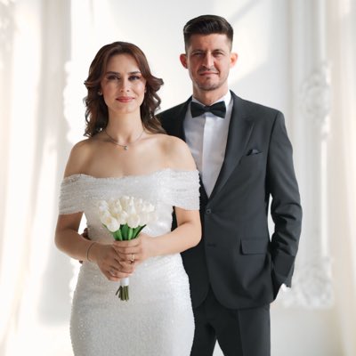 Ve ben yine seni seçerdim.
Yüz yaşamda, yüz dünyada,
Gerçekliğin herhangi bir versiyonunda
Seni bulur ve yine seni seçerdim.
11.08.2024
<a href="/AlperTiftikcio2/">Alper Tiftikcioglu</a>  🤍❤️