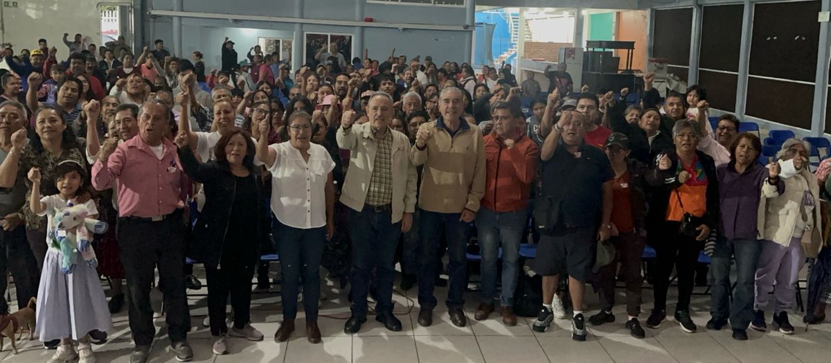 AntorchaChimal's tweet photo. .@aperezzamorano, dirigente estatal de #Antorcha, se reúne con líderes sociales de #Chimalhuacán

– Los líderes sociales de diversas colonias y barrios que simpatizan con #Antorcha en Chimalhuacán, asistieron a la conferencia “El imperio y la humillación de los débiles” https://t.co/Gj3gMPga1Y