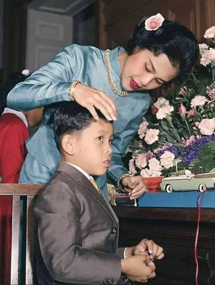 nivimutti's tweet image. 🙏💙 เนื่องในโอกาส วันเฉลิมพระชนมพรรษา
สมเด็จพระนางเจ้าสิริกิติ์ พระบรมราชินีนาถ พระบรมราชชนนีพันปีหลวง วันที่ ๑๒ สิงหาคม พ.ศ. ๒๕๖๘ ทรงเจริญพระชนมพรรษา ๙๓ พรรษา
🙏ข้าพระพุทธเจ้าขอถวายพระพรชัยมงคล ขอพระองค์ทรงพระเจริญ ขอทรงมีพระพลานามัยแข็งแรงสมบูรณ์ ขอทรงมีพระชนมพรรษายิ่งยืนนาน