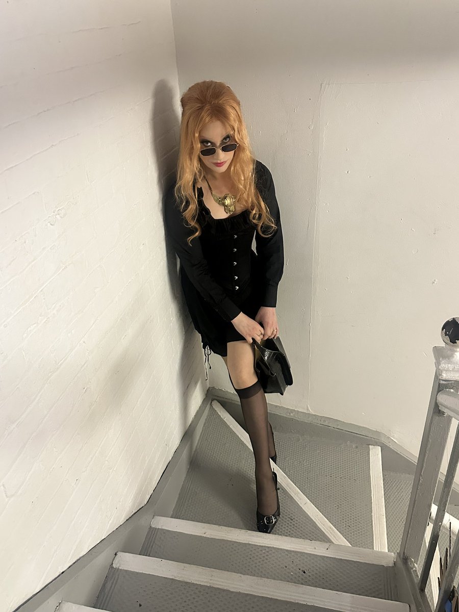 JinkxMonsoon's tweet photo. mary todd clocking in for press day https://t.co/y6tnnntQL1