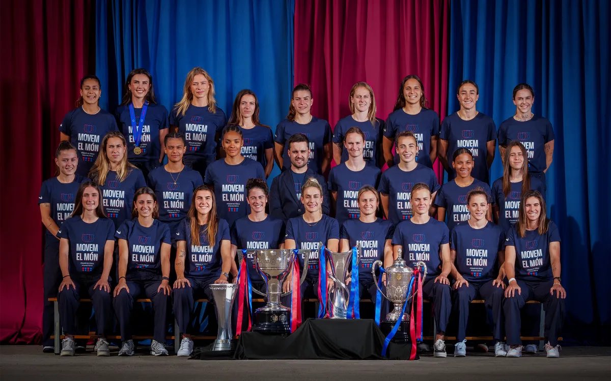 Debí tirar más fotos de cuando te tuve
Debí darte más beso' y abrazo' las veces que pude