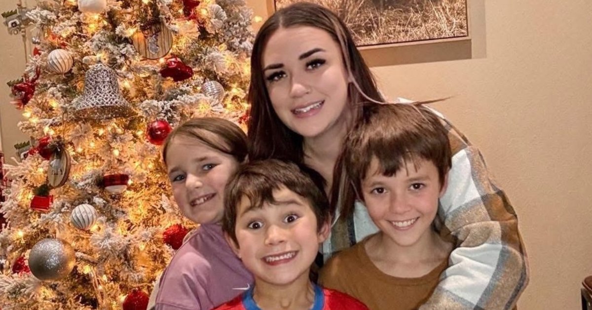 The STAND (@thestandwa) on Twitter photo Sarah Shaw, a <a href="/wfsec28/">AFSCME Council 28 (WFSE)</a> member & Everett resident, has been detained by ICE in Texas despite legal status.
“The trauma this has already caused for her and her son may never be healed,” said WFSE President Mike Yestramski.
Here's how you can support her: thestand.org/2025/08/wfse-m… Sarah Shaw, a <a href="/wfsec28/">AFSCME Council 28 (WFSE)</a> member & Everett resident, has been detained by ICE in Texas despite legal status.
“The trauma this has already caused for her and her son may never be healed,” said WFSE President Mike Yestramski.
Here's how you can support her: thestand.org/2025/08/wfse-m…
