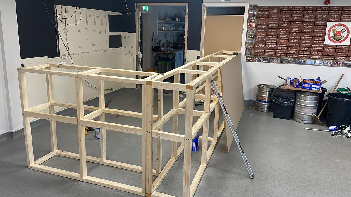 NorthShieldsFC's tweet photo. ๐ง Exciting progress at The Robins Nest! ๐ป
Our brand-new bar is well underway โ and itโs already looking fantastic.
Take a look at these pics ๐โฆ we canโt wait to welcome you in and raise a glass together soon! ๐ด
#TheRobinsNest #HowayTheRobins #ClubUpgrade #StrongerTogether https://t.co/9n2Fax26si