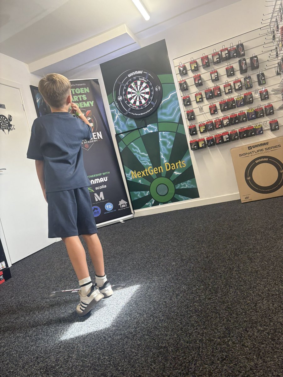 teddy superted🐻 robinson tweet media