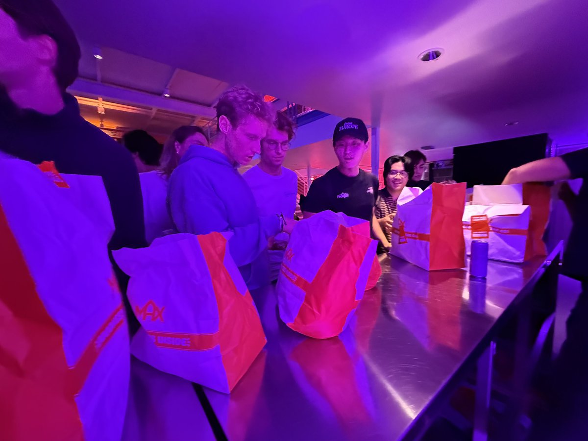 A record breaking Max Burger order