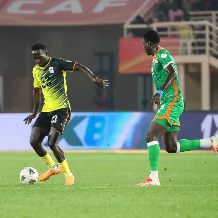 Joel Sserunjogi doubles our lead from an Allan Okello assist. The Cranes are having the rhythm now. 🤩

56’ Uganda 🇺🇬 2-0 🇳🇪 Niger

#UGANIG | #TotalEnergiesCHAN2024