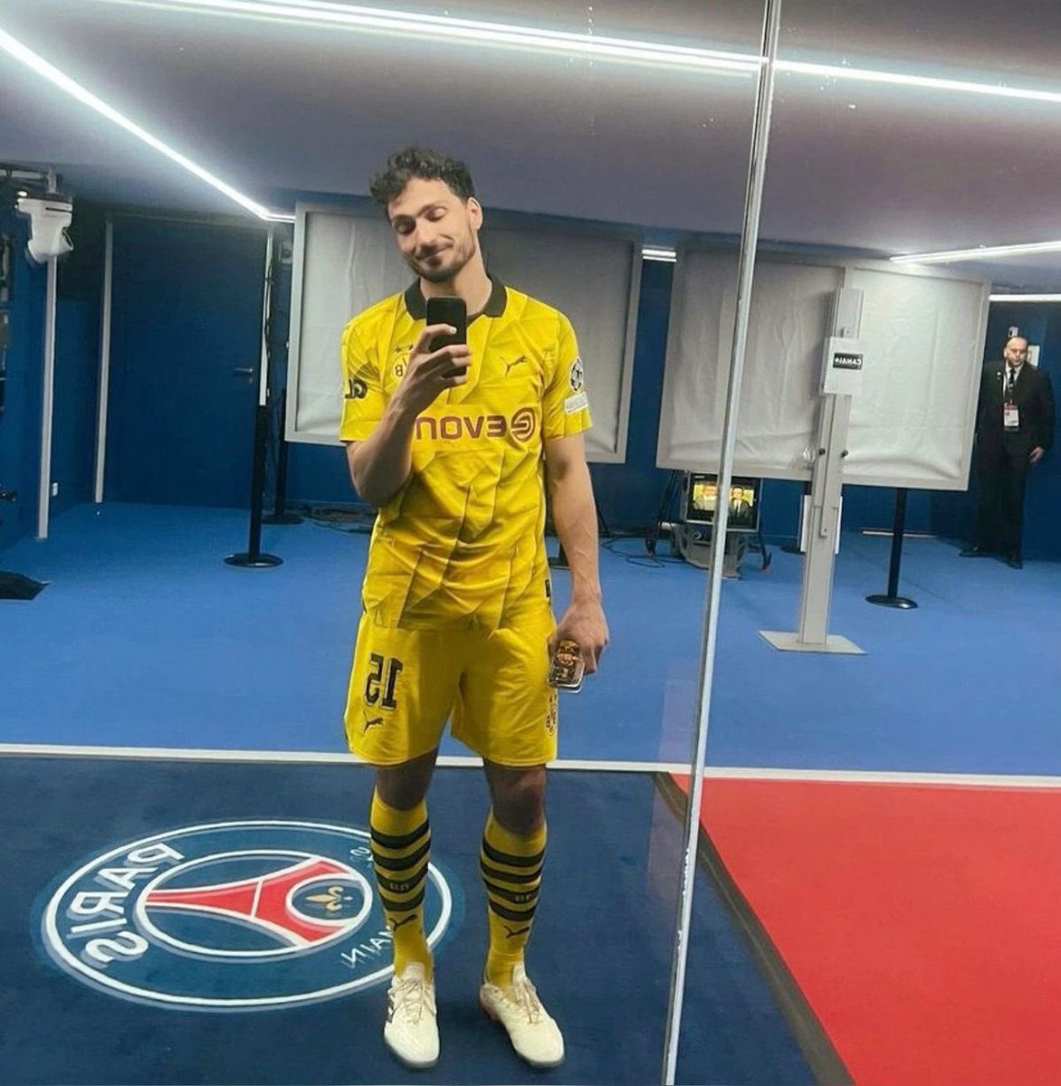 Out Of Context Dortmund tweet media