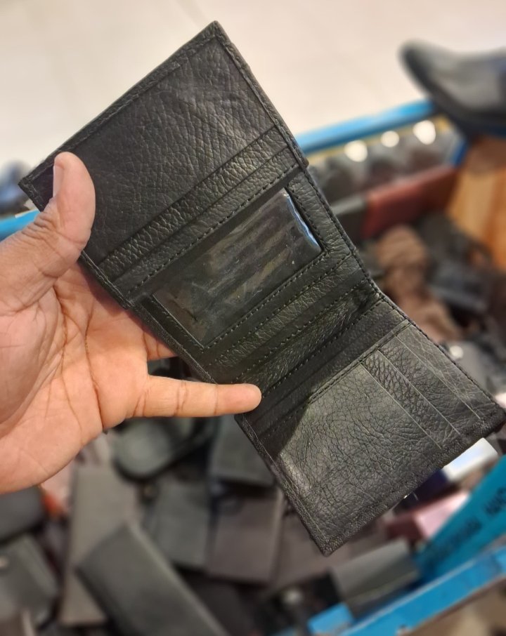 DEHWEAR's tweet photo. 🐘 Trunk Full of Style
Simple — grab this Elephant Wallet from Dehwear!
Bold, sturdy, and made to impress.
💵 Only $30
📍 Eastgate Market, Shop G07 & G14 (inside)
📩 DM to order
🇿🇼 Proudly Zimbabwean
#ElephantWallet #DehwearIsikhumba #ZimMade #SupportLocal https://t.co/WuZMU9ACRP