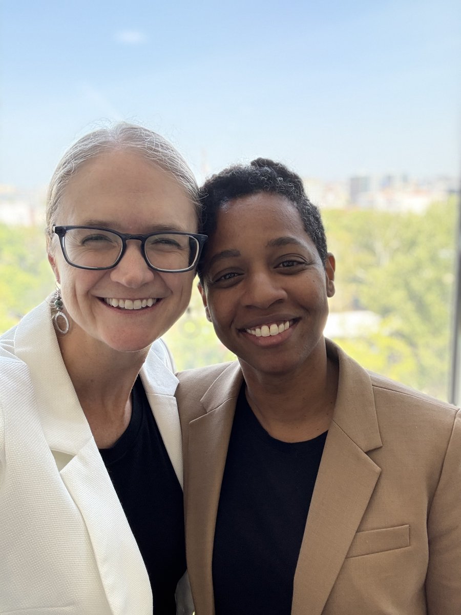 AmyHolbrookMD's tweet photo. That's a wrap! Had an inspiring and invigorating @ACPIMPhysicians Council of Early Career Physicians meeting in Philly. It's hard to convey what a joy and gift it is to work with these amazing physician colleagues. 🤩 🥳 💪 #IMProud #CECP https://t.co/yiTPAVyL9N