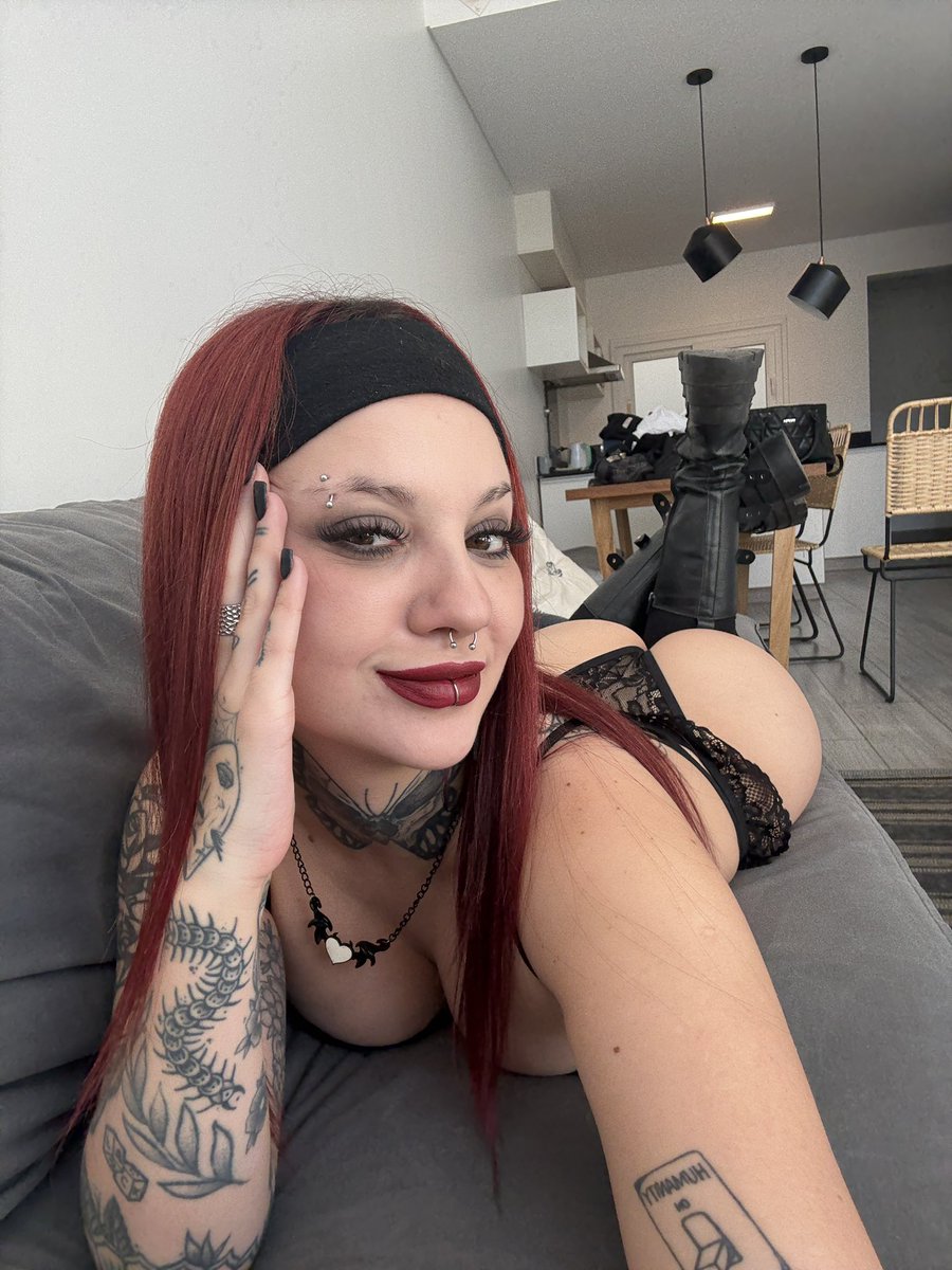 Kiararose100's tweet photo. Last time I’m doing a free trial join me before it’s to late 😜🫦 https://t.co/DjzPjWSe8K https://t.co/W6M1nXDNTu