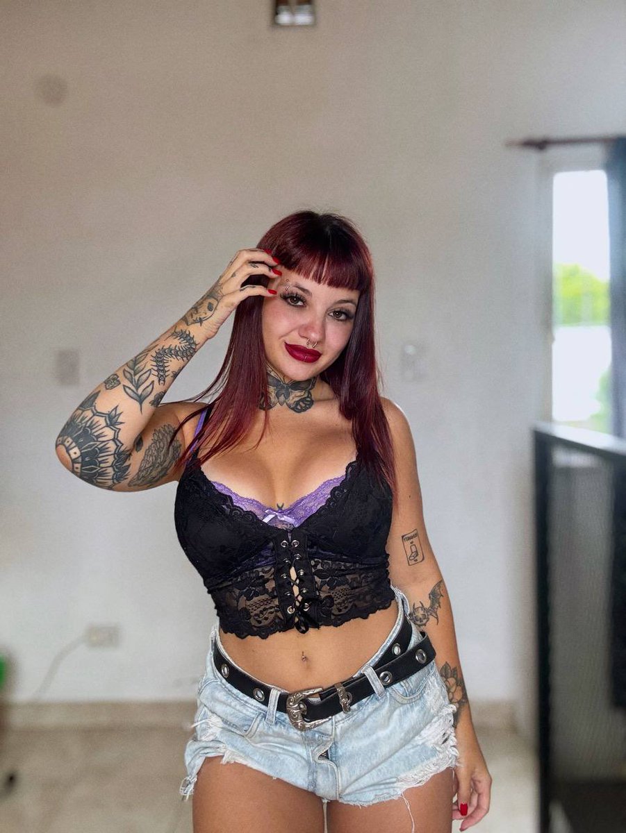 Kiararose100's tweet photo. Last time I’m doing a free trial join me before it’s to late 😜🫦 https://t.co/DjzPjWSe8K https://t.co/7r1kGRhw5G
