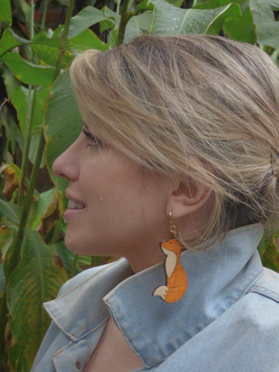 AlejoAwd's tweet photo. Estos hermosos aretes de zorrito son el complemento perfecto para tu pinta 🥰🥰🦊🦊 
Les agradezco si comparten con sus amigas 🤗🤗
https://t.co/zd0pIUA4js https://t.co/TIvGHi2foR