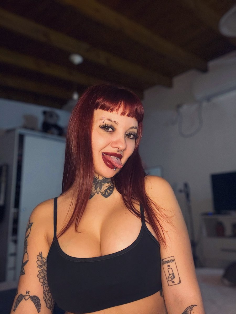 Kiararose100's tweet photo. Last time I’m doing a free trial join me before it’s to late 😜🫦 https://t.co/DjzPjWSe8K https://t.co/YyMQeadwMN