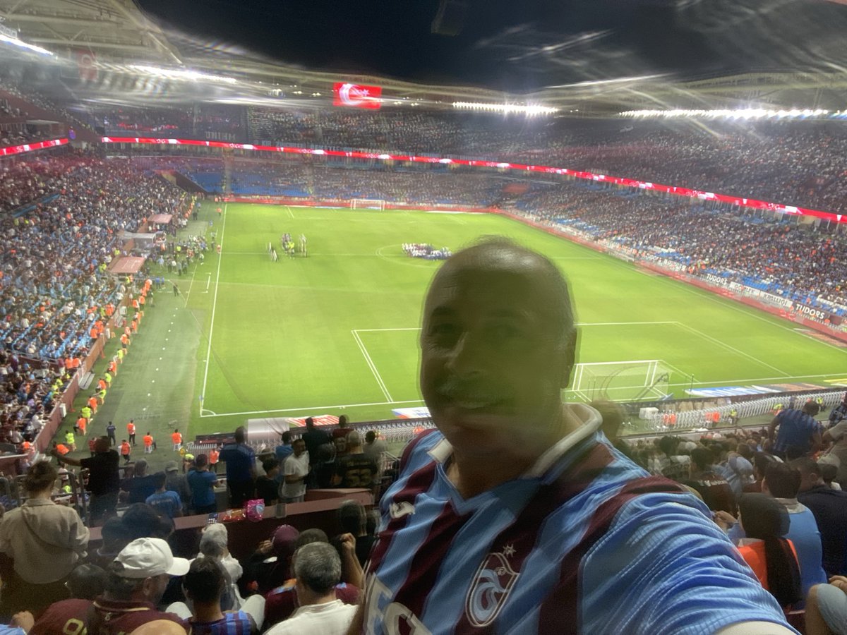 Sen benim herieyim yaşam kaynağım ilk aşkım ve ebediyete kadar son aşkım olarak kalacaksın 💙❤️.Vira bismillah vurduğunuz gol olsun❤️💙