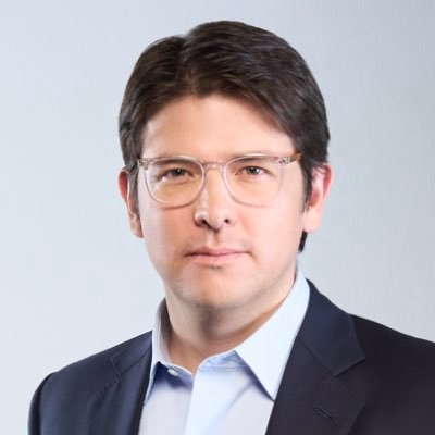 LilianaReporter's tweet photo. El corazón de @MiguelUribeT  dejó de latir
Las voces de familiares, amigos, compañeros de la política y hasta sus opositores han lamentado el asesinato del joven político, hijo de Diana Turbay Quintero, periodista que también fue asesinada.

https://t.co/5aOM9leWOL https://t.co/LgSoFlj4y8