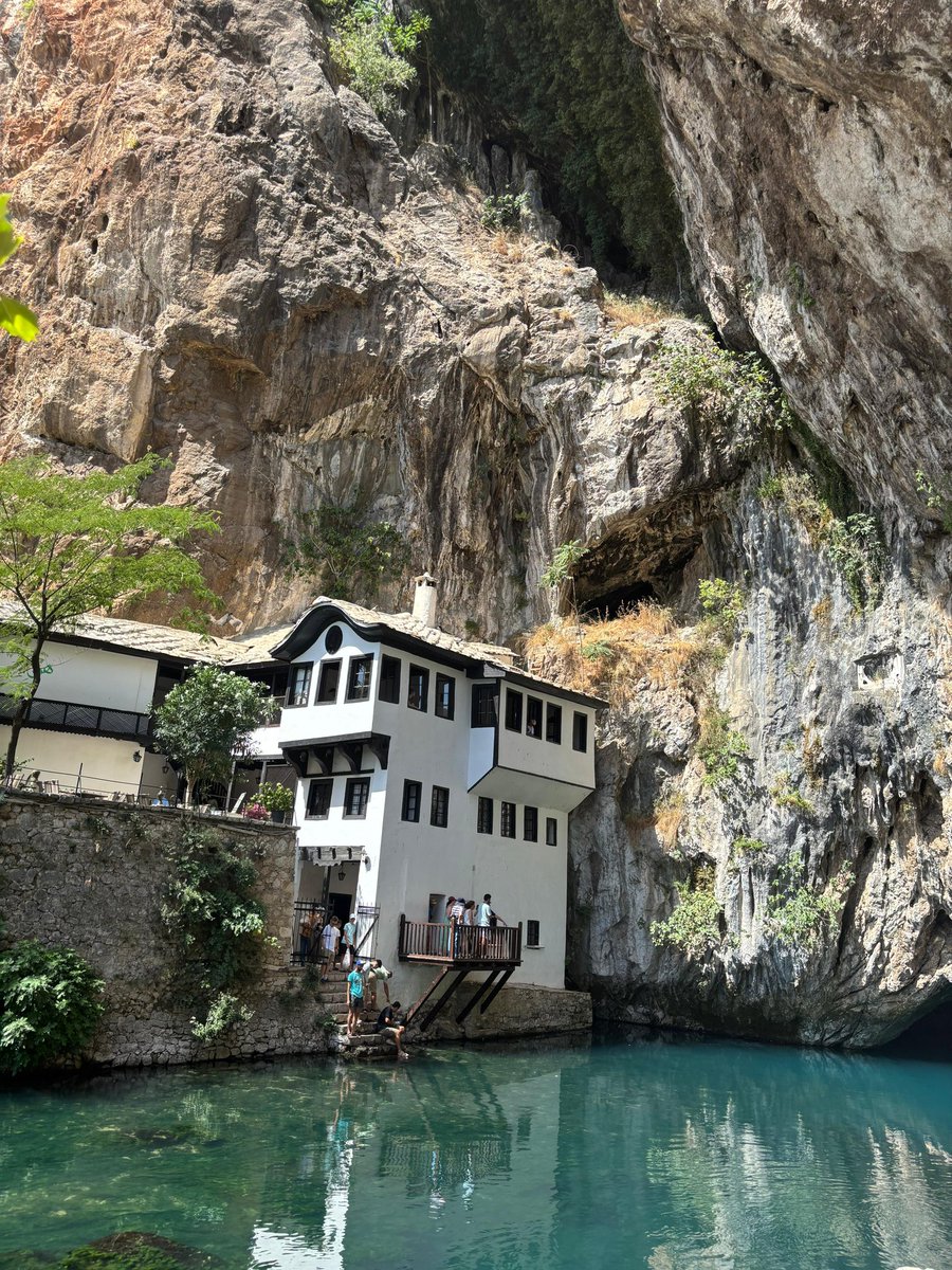 YucelAhsen's tweet photo. Merhum Aliya İzzet Begovic ...
Ahhh Güzel Bosna'm ❤️ https://t.co/DA0QYI1mHb