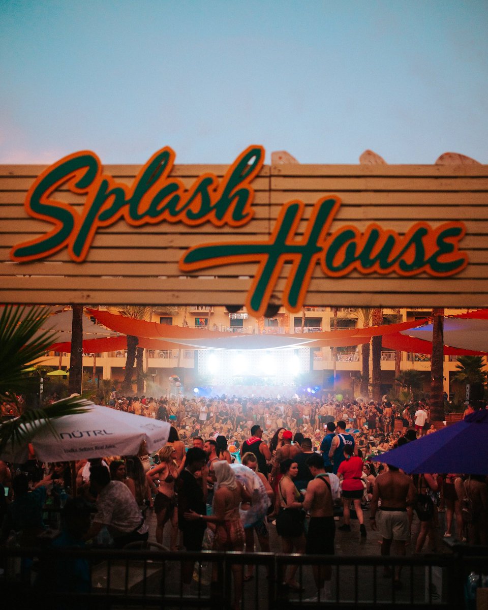 AEGworldwide's tweet photo. We came, we saw, we splashed βοΈπ¦ what a weekend 1 #SplashHouse we canβt wait to do it all again! π₯
πΈ: @goldenvoice @SplashHousePS https://t.co/bDLwr4oYcR