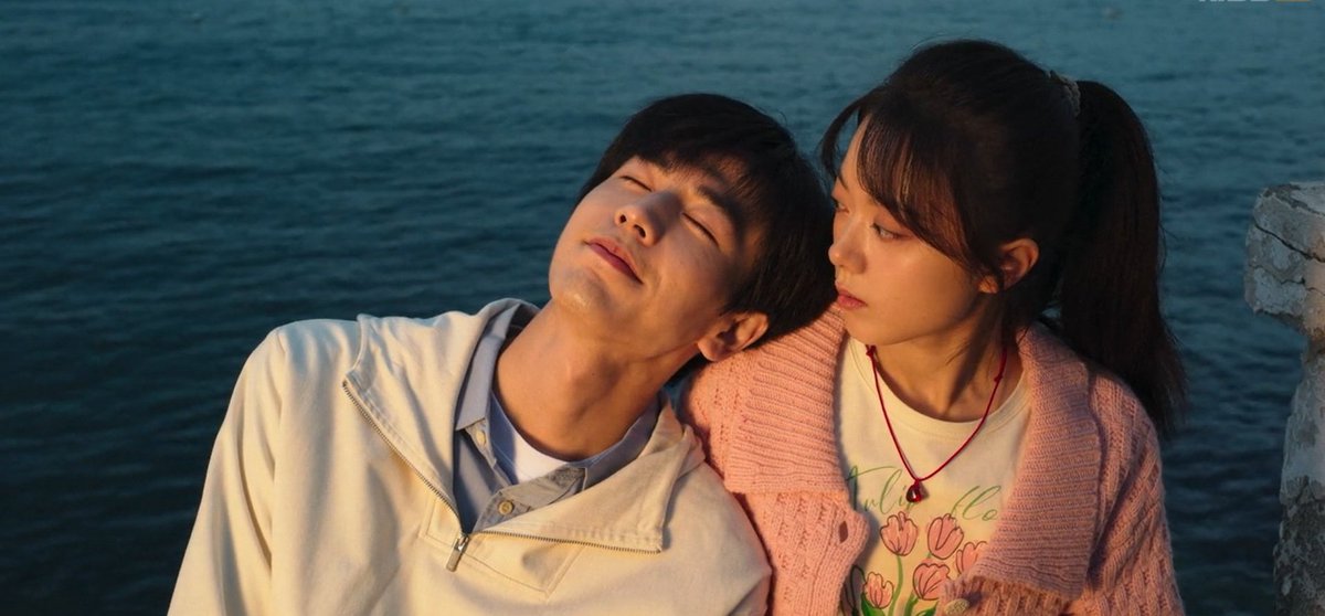 naan_jaan's tweet photo. "Nothing feels warmer than this moment"
Jiang Qiaoxi finally being free from the shackles of expectations & having his life, Yingtao, by his side, we could literally see him shine.
Yingtao was his peace, his solace.🥺❤️
#OurGenerationEp13 #OurGeneration #ZhaoJinmai #ZhangLinghe https://t.co/HCYNtGDYDv