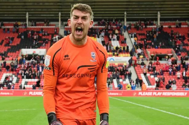 BIRTHDAY SHOUTOUT 🎂

The Lincoln City Former Players Association would like to wish former Imps number one

Alex Palmer

A very happy birthday today 🥳

#impsfpabirthdayshoutout