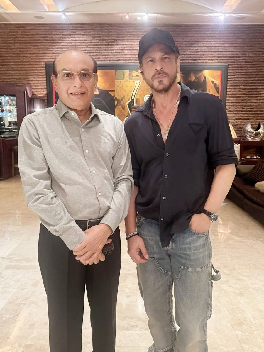 Shahrukh khan aging like a fine wine🥰❤️ #ShahRukhKhan #bollywoodnews #SRK