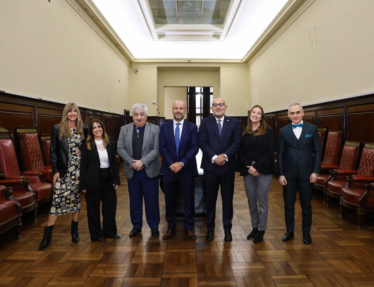 EditorialAstrea's tweet photo. Presentación del Código Procesal Penal Federal

El pasado viernes, en el Aula Magna de la Facultad de Derecho (UBA), el Dr. Mariano Borinsky presentó su nueva obra: Código Procesal Penal Federal. https://t.co/hUSGsOQ1nJ