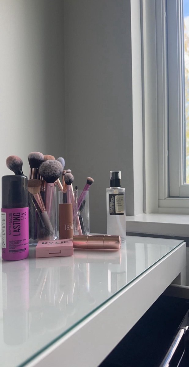 𝒜𝒶𝒾𝓇𝒶 tweet media