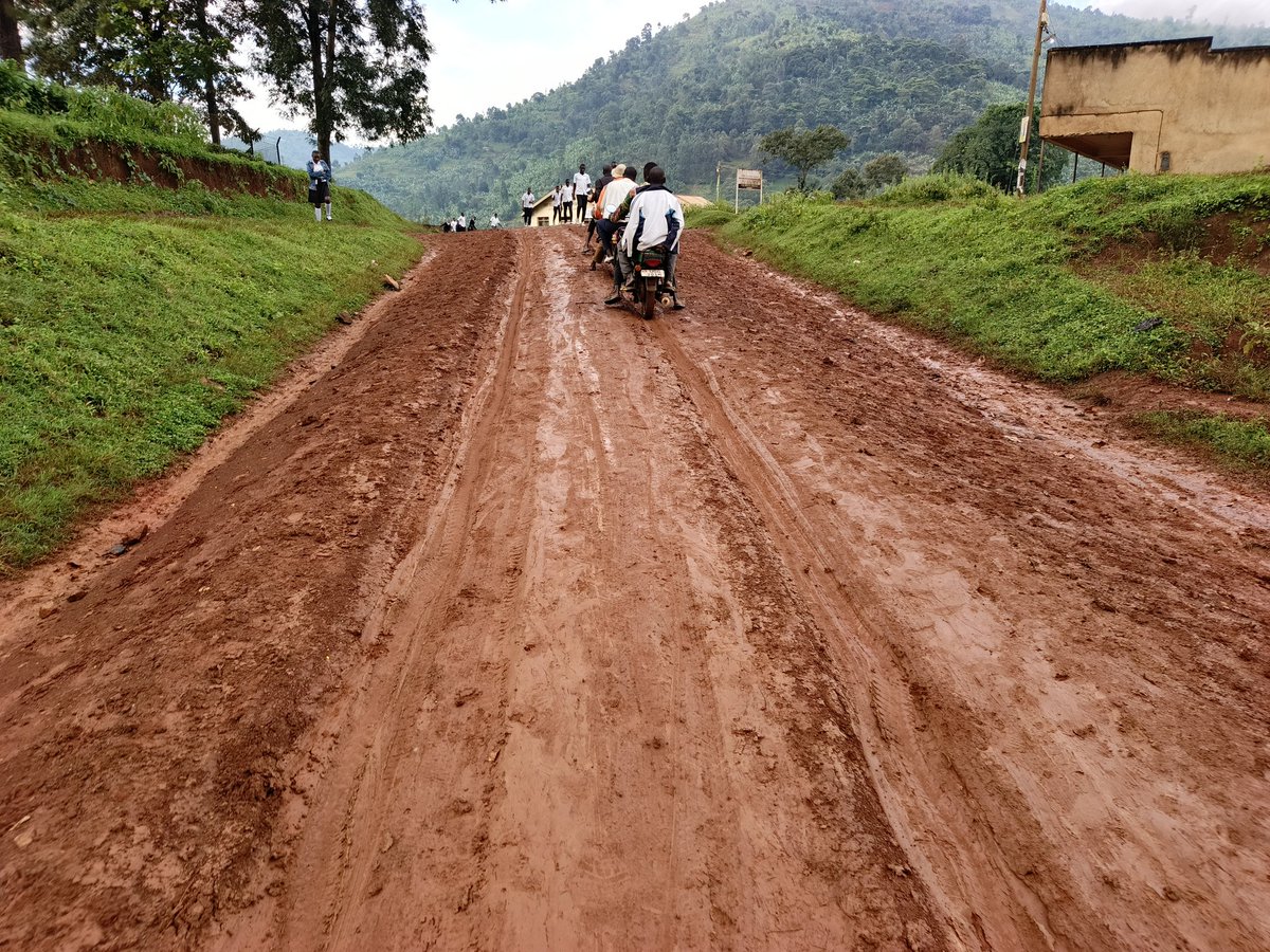 RonnieWabomba's tweet photo. #BubuloBududaCircularRoad https://t.co/rBnEtq7O6e