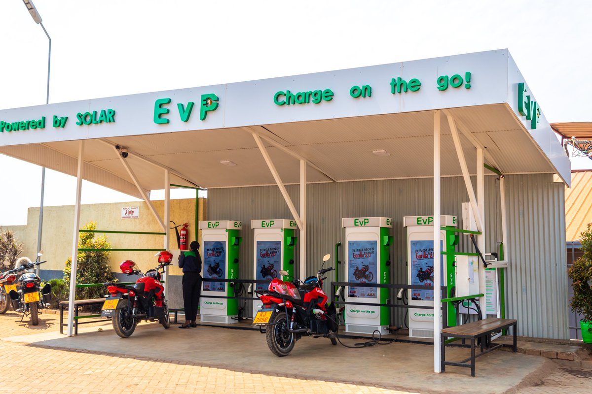 evpcharger_rw's tweet photo. ⚡ Kabuga EVP Charging Station is powering Rwanda’s e-motorcycles every day! 🏍🔋 Fast, reliable, and green. 🌱 Let’s drive the future of clean transport together! 💚

#EVP #EVPRW #ElectricMobility #CleanEnergy #GreenTransport #Rwanda #Africa https://t.co/8muLS2i4zU