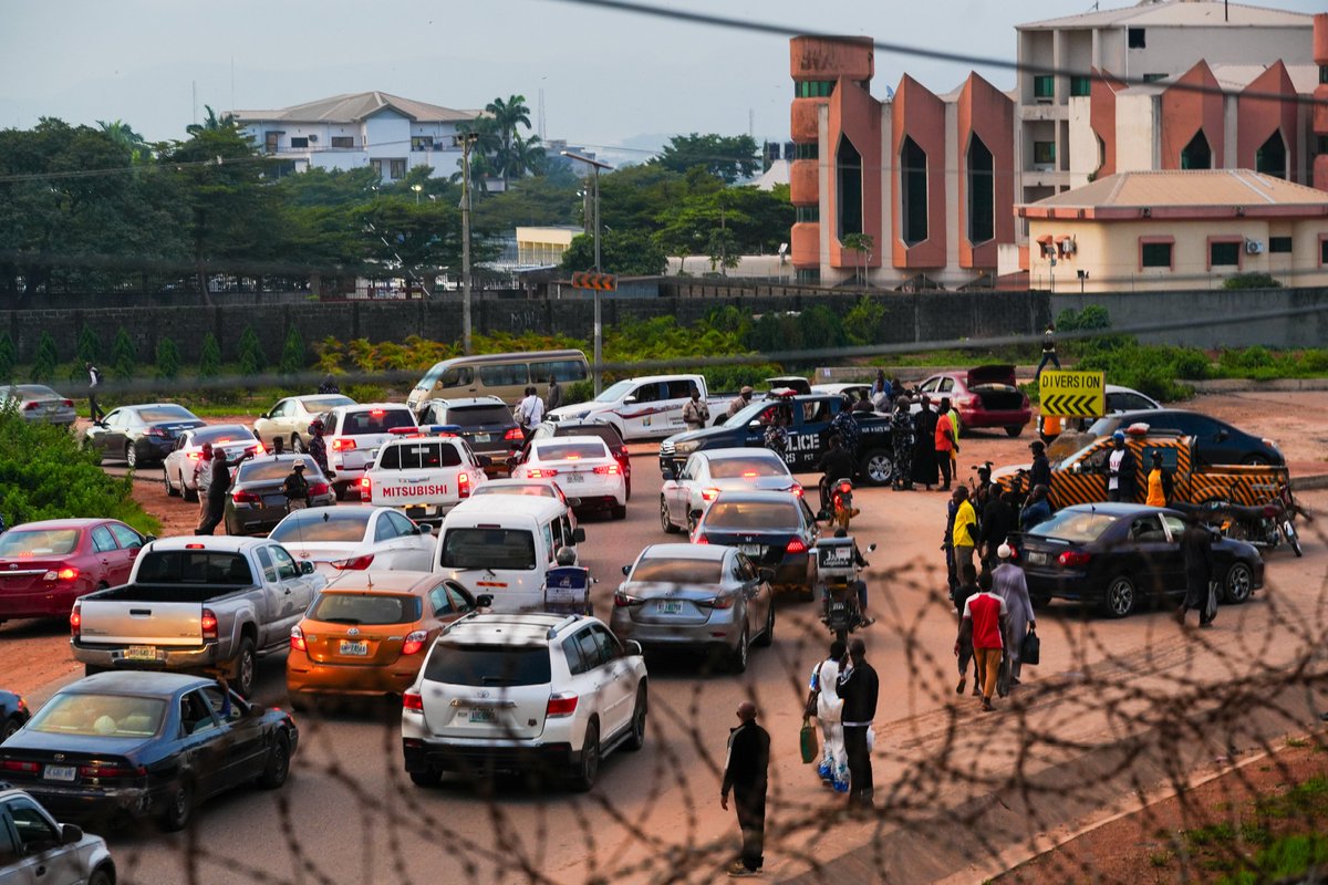 SidiKunti's tweet photo. Avoid Area 1 if you're coming from the stadium, or if you're going towards the stadium, especially if you're in h @PoliceNG @HQNigerianArmy @NigAirForce @OfficialDSSNG in fact the joint task force chose the rush hour to mount a tinted patrol in the area.

#AbujaTwitterCommunity https://t.co/OVTR1P9SNf