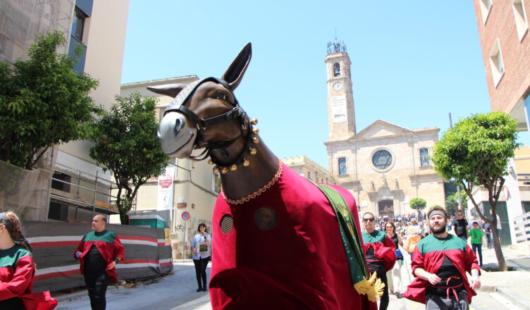 📢 Notícies del #Bestiari
La Mulassa de Badalona celebra el seu 5è aniversari amb una cercavila, un concert i alguna sorpresa més f.mtr.cool/bewlremqmx