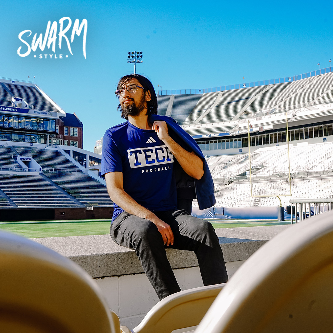 GTAthletics's tweet photo. Welcome back, Jackets π₯³
What better way to begin the school year than by showing off your favorite GT gearβShop officially licensed merch now to start the year off rightβ
π https://t.co/1MeFDpF5G5
#SwarmStyle x #StingEm π https://t.co/2vtdHU9LSr