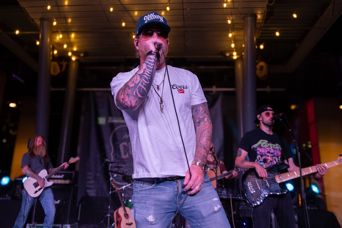 Rock the Coliseum tweet media