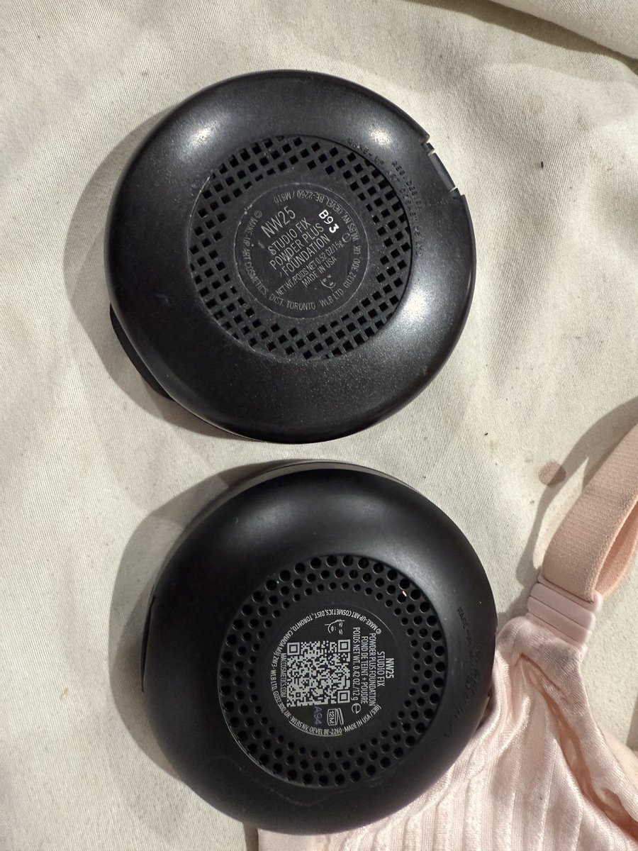 AMY GAZES tweet media