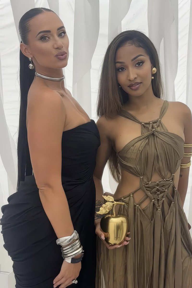 SHENYENGZ's tweet image. 📸 Shenseea and Yesjulz at Davido and Chioma's wedding
