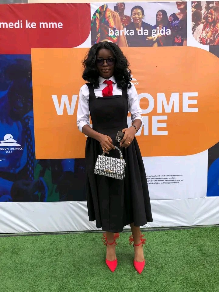 fitflairbymarty's tweet photo. Client satisfaction โ
๐ฅ
Weโre stamping our legacy as a brand that consistently delivers excellent and unique styles ๐
โจ Corporate gown by #HouseOfMarthy
Share your style inspiration with us โ weโll take it from there ๐โค๏ธ
#HappyNewWeek #fashionstyle #HOMfam https://t.co/Zradrh4iWA
