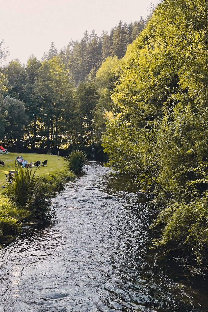 Val on the Moon tweet media