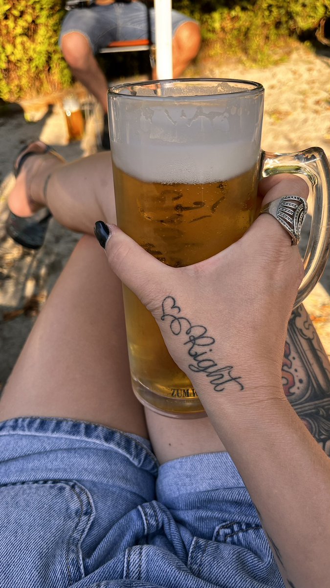 Val on the Moon tweet media