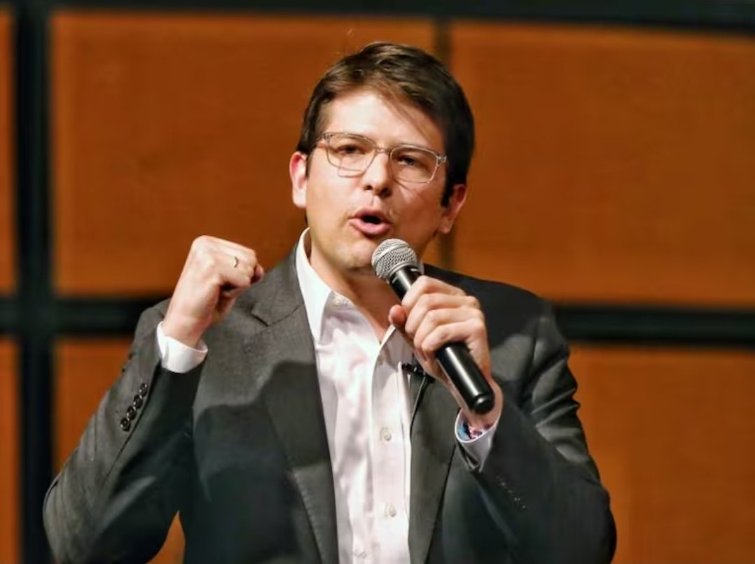 Conmemoramos la vida y el legado de Miguel Uribe Turbay.
Su valiente lucha por la vida, la paz y la justicia. Hoy, Honramos su memoria con nuestras acciones.
#MiguelUribeTurbay #YoLidero #inspiracion #ColombiaUnida