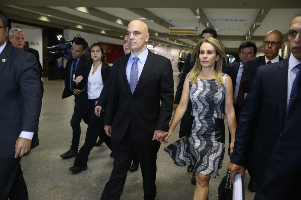 💣 Moraes movimentando dinheiro pelo cartão e PIX do sócio da mulher, Gabriel Chalita — amigo do psicopata. O Tesouro dos EUA monitora tudo. Acha mesmo que a Lei Magnitsky não vai te alcançar?