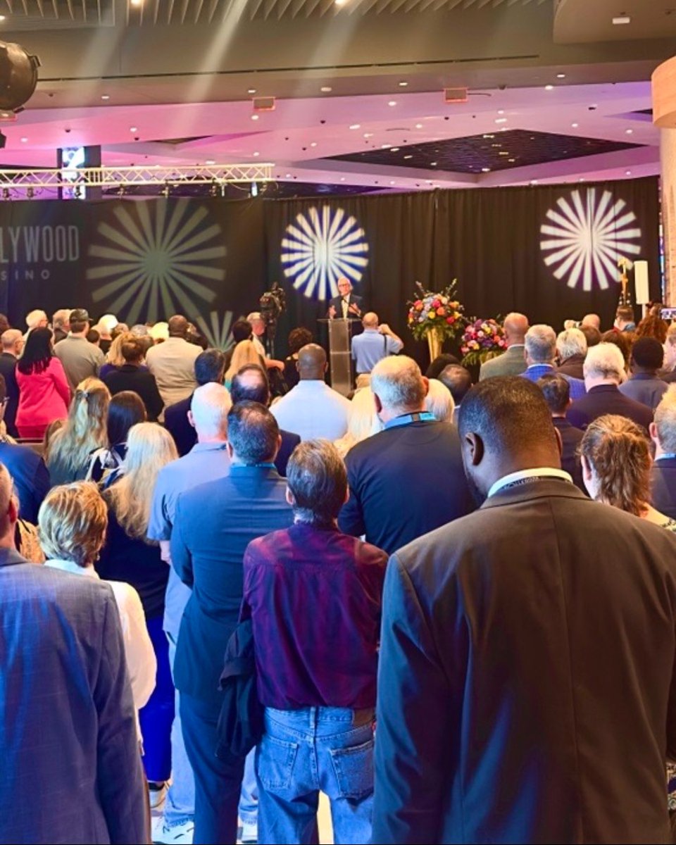 HollywoodJoliet's tweet photo. Ribbon cut. Dragons danced. The next chapter of Hollywood Joliet is here.
@PENNEntertain and Hollywood Joliet thank you for being part of the journey. The new Hollywood is yours to explore. https://t.co/swfIi8nMzc