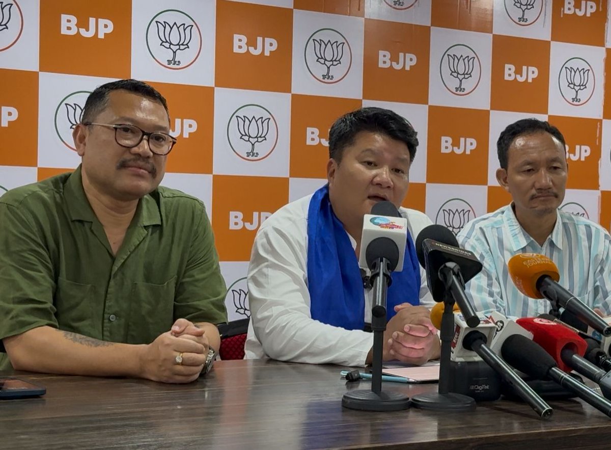 arunachaltimes_'s tweet image. (#BJP dismisses #Cong's demand for probe into contracts awarded to CM's kin)
@Bengiaajum 
The Arunachal Times - arunachaltimes.in/index.php/2025…