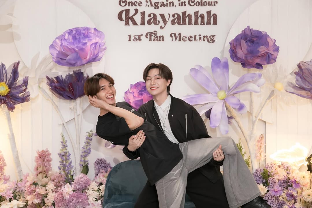 Hase2wanG's tweet photo. พี่สาวรักน้องกล้าย่าน้าา 💜

Once Again in Colour Day
#OnceAgainInColour
#Klayahhh1stFanMeeting
#Klayahhh https://t.co/xa3R6CjPlt