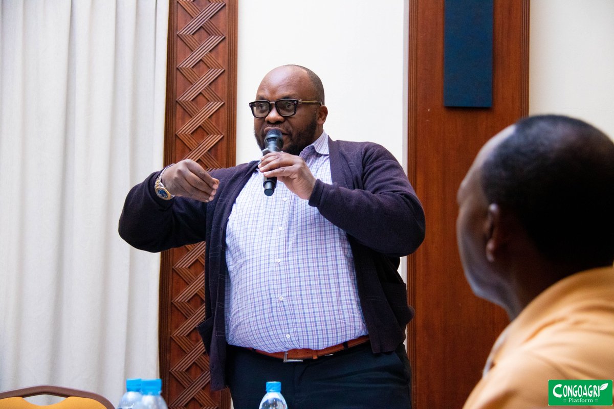 Congoagri1's tweet photo. 💬🤝 À la Conférence sur la Qualité du Café, un moment d’échanges a permis aux participants de poser leurs questions et d’obtenir des réponses claires et satisfaisantes.
#BestOfCongo #CongoagriPlatform #CaféCongolais https://t.co/XLb8aSejpv