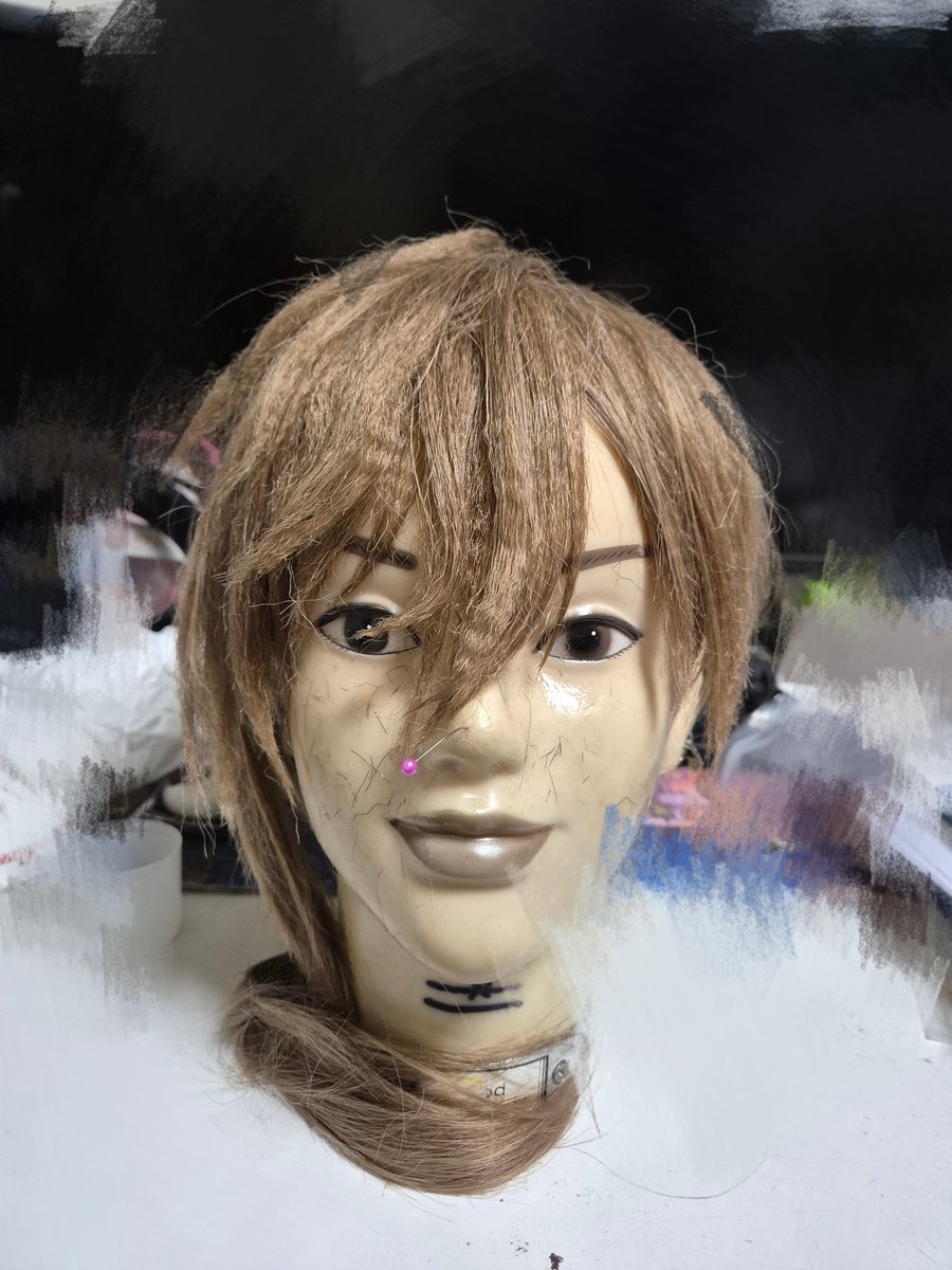 몇주만에 가발세팅이란 마술을 부리는중
(라고쓰고 손 달구기)
(2시간만에 기초틀만 잡아두고 누워있는중)